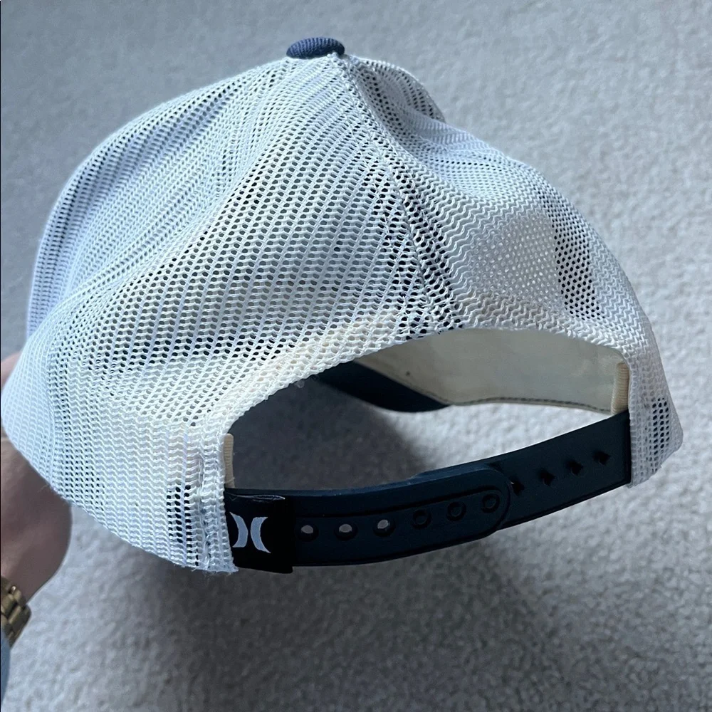 Hurley hat - Picture 2 of 4